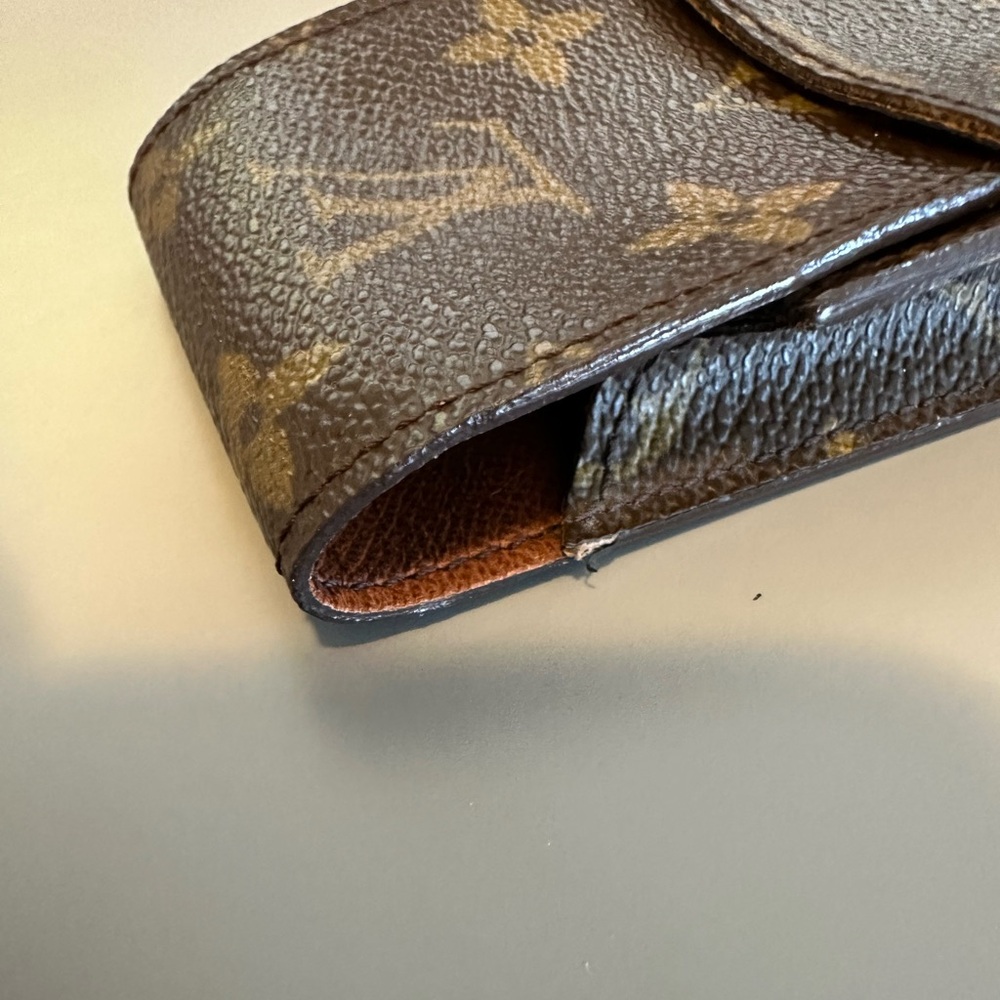 Louis Vuitton Monogram Cigarette Lipgloss card holder - Authentic - Picture 6 of 14